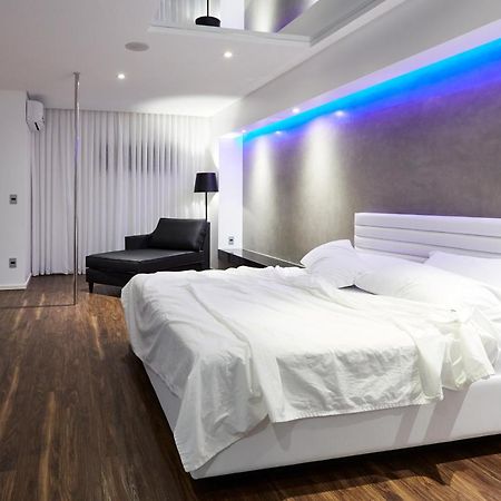 Luv Motel Жоїнвіль Екстер'єр фото