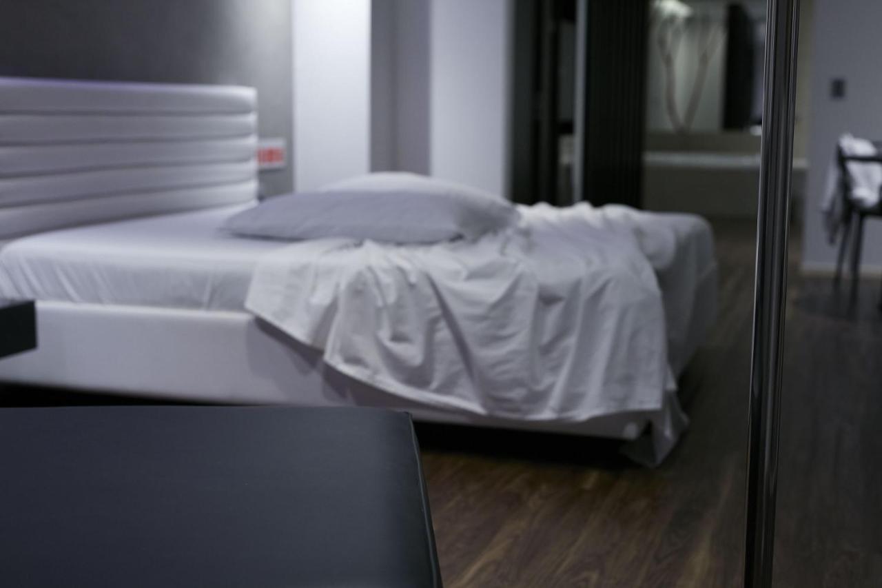 Luv Motel Жоїнвіль Екстер'єр фото